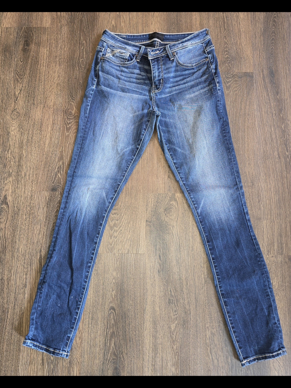 Buckle Women's Faded Blue Skinny Jeans
